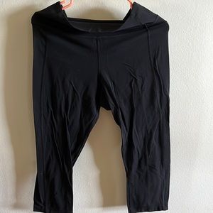 Womens lululemon size 10 black 16” inseam